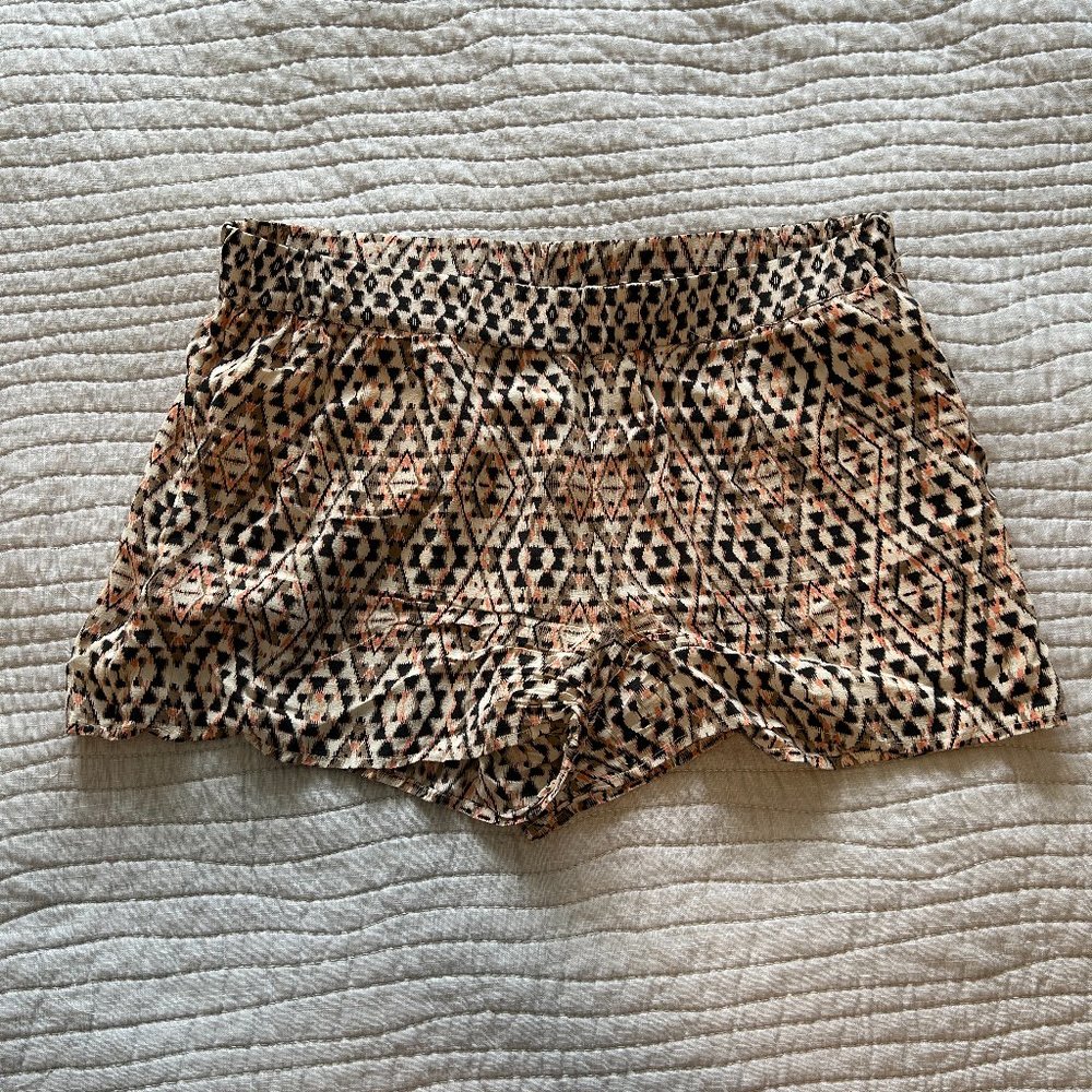 Joie Sibylle Geometric Motif Silk Shorts - Effortlessly Stylish